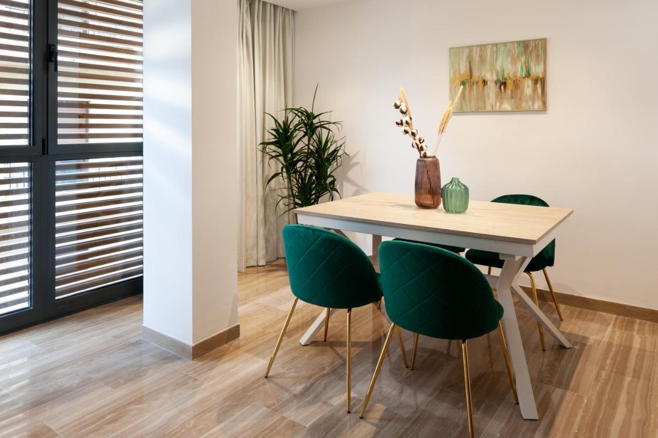Апартаменты Inmalaga Uncibay Square 2 Экстерьер фото